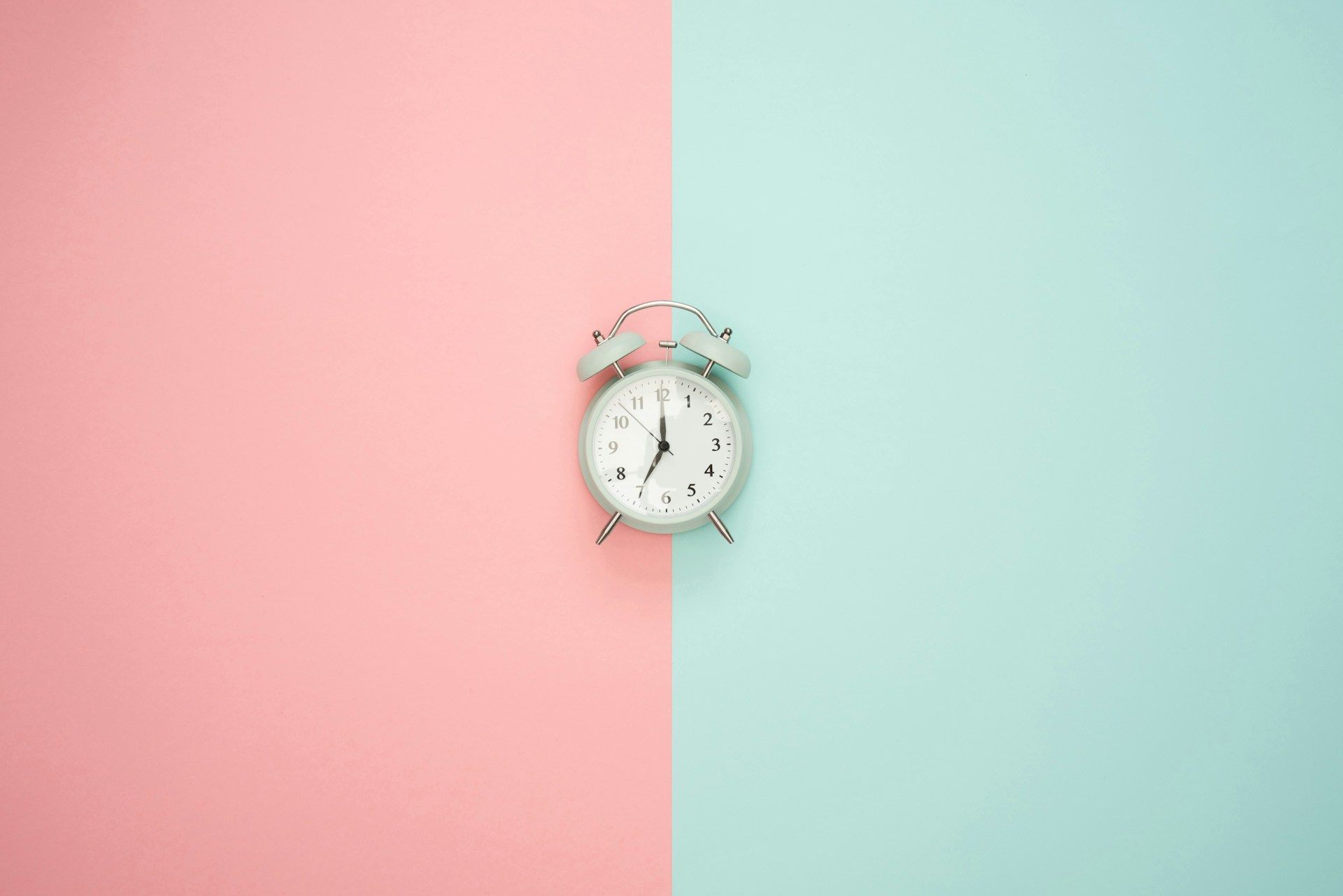 ProspectSonar vs Manual Research: A Timed Experiment on 10 Real Companies